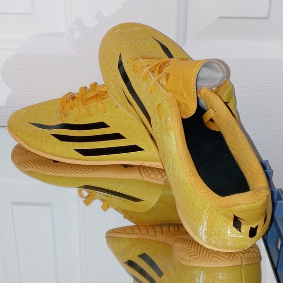 Adidas F5 - Picture 3 of 4